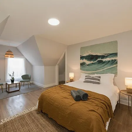 Urban Oasis In Beautiful East Rock Free Parking Yale Adjasent Apartment